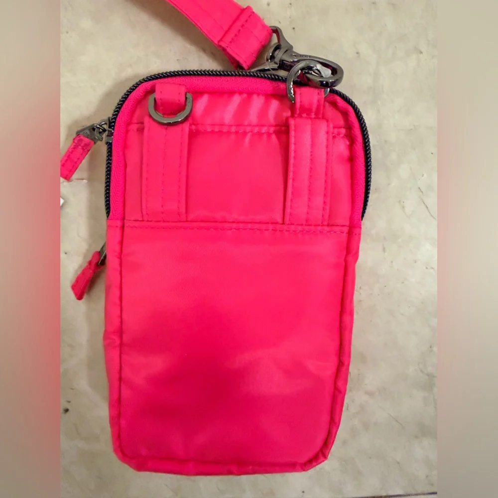 Lug  RDIF Vibrant Pink Quilted Bag - Picture 5 of 6